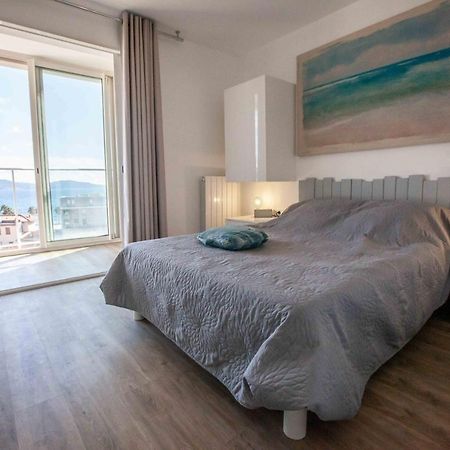 Très beau T2 climatisé refait à neuf, vue mer panoramique exceptionnelle à 120m à pied de la plage La Ciotat Esterno foto