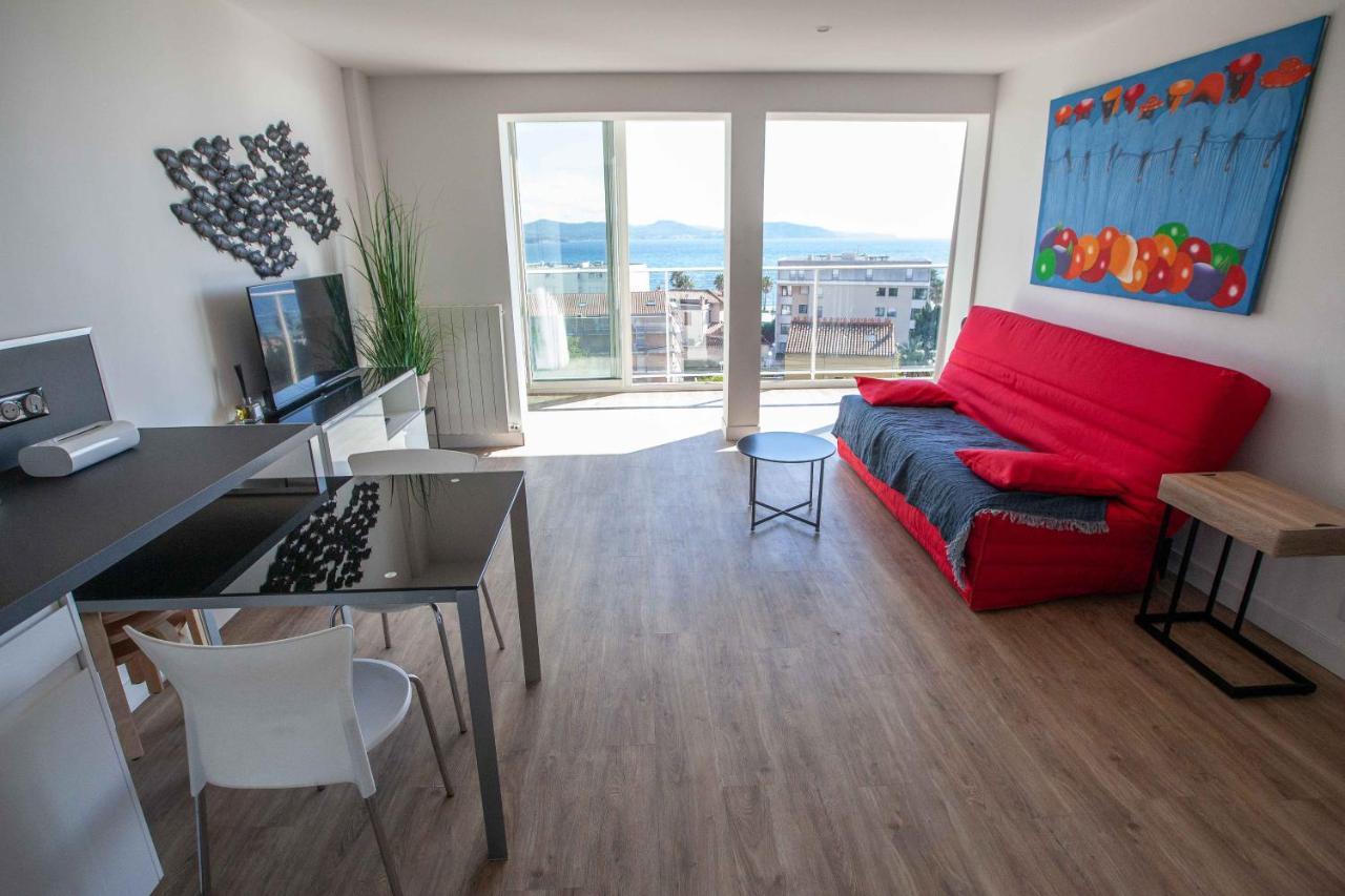 Très beau T2 climatisé refait à neuf, vue mer panoramique exceptionnelle à 120m à pied de la plage La Ciotat Esterno foto